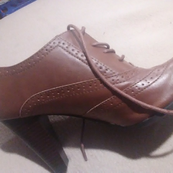 Brown booties - Picture 2 of 3